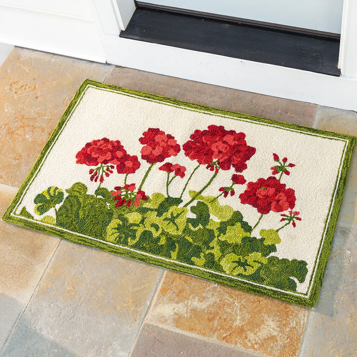 Indoor/Outdoor Geranium Hooked Polypropylene Accent Rug